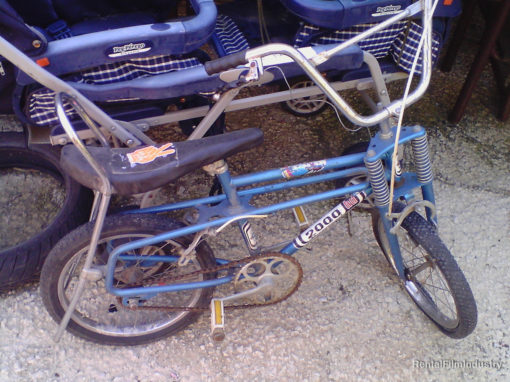 Bicicletta vintage blu da bambino