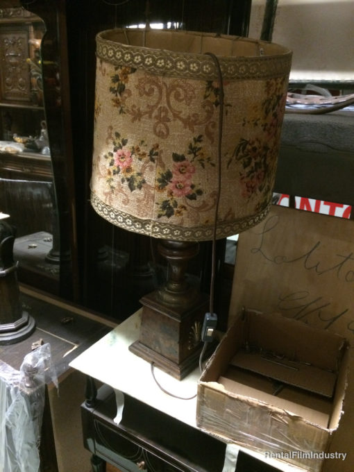 Lampada vintage con paralume in tessuto