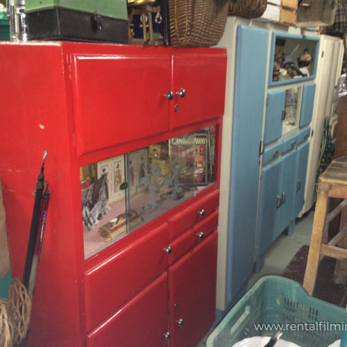 Credenza rossa con cassetti anni '50