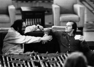 Stanley Kubrick parla con Jack Nicholson sul set di Shining