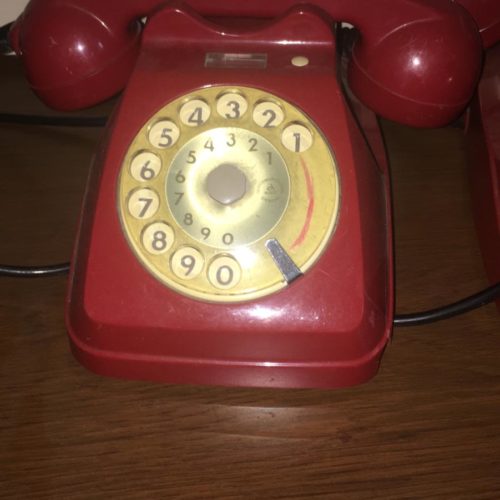 Telefono classico bordeaux anni '60