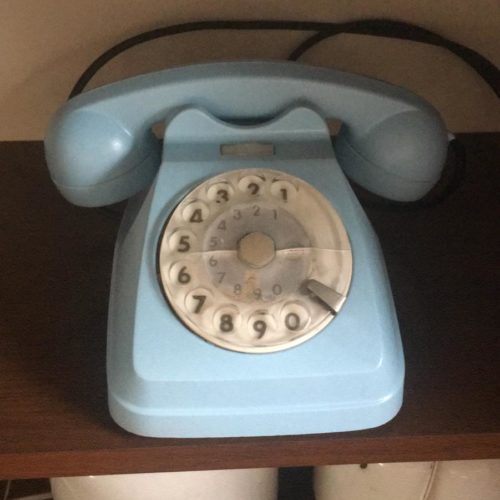 Telefono classico celeste anni '60