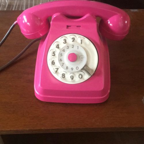 Telefono classico rosa anni '60