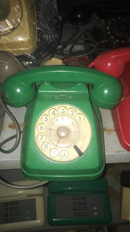 Telefono classico verde anni '60