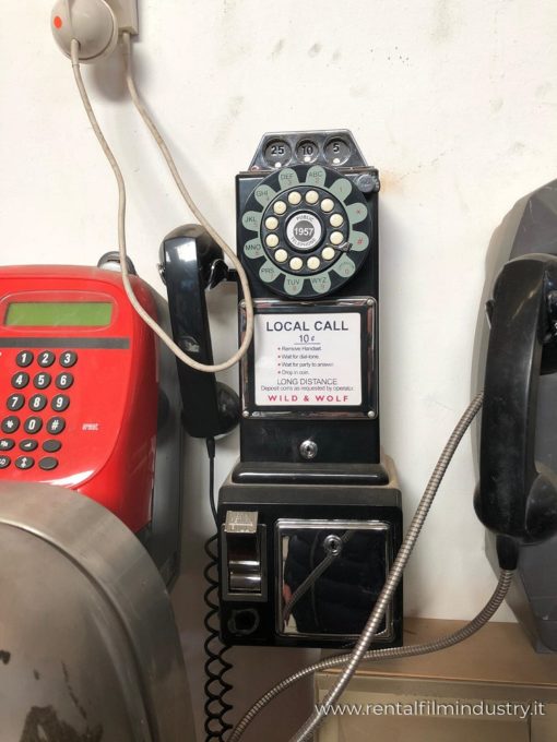 Telefono pubblico americano vintage