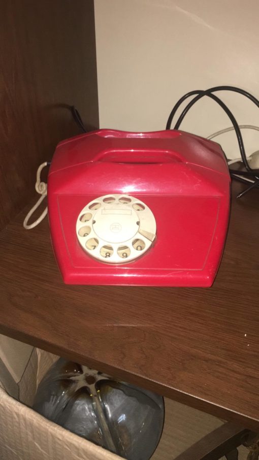 Telefono rosso design anni '70